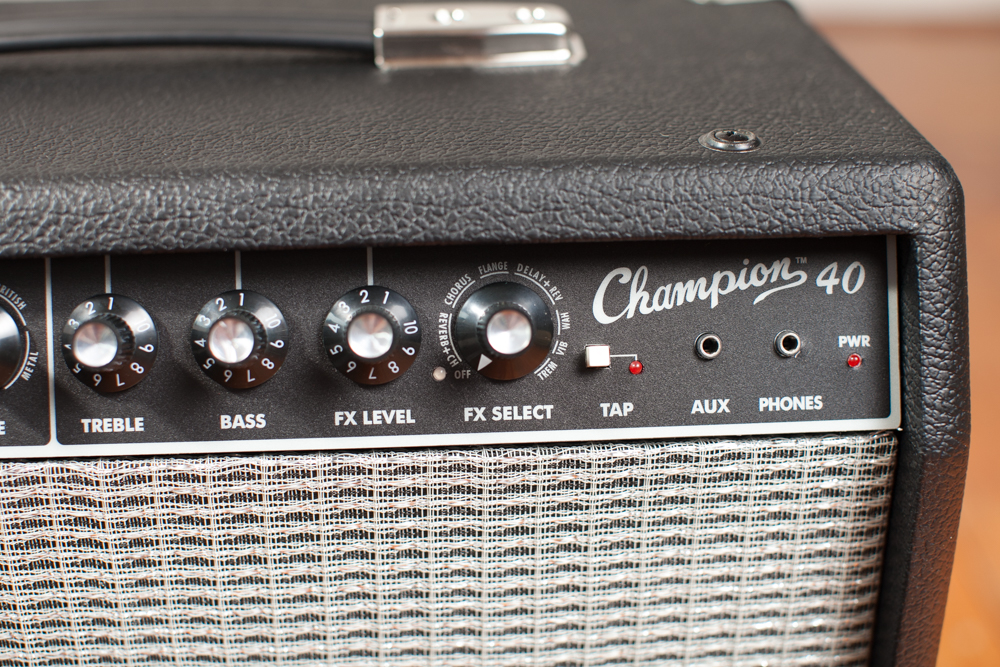 แอมป์กีต้าร์ไฟฟ้า Fender รุ่น Champion 40
