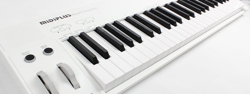 Midiplus Easy Piano เป็นทั้งเปียโนไฟฟ้าฟังก์ชั่นมากมาย และ Midi Keyboard Controller จะใช้เล่นหรือบันทึกเสียงก็เวิร์ค ราคาถูก ใช้งานได้ดี สนใจคลิ๊กเลย